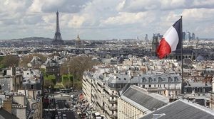 سياسة التجنيس الفرنسية اتجهت في موضوع التجنيس في منحى التعايش وتقدير الاختلاف (الأناضول)