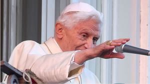 استقال باب الفاتيكان السابق من منصبه عام 2013- جيتي