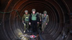 تجول وزير حرب الاحتلال الإسرائيلي يؤاف غالانت في النفق- جيش الاحتلال