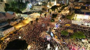 مظاهرات حاشدة في تل أبيب - إكس