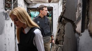 اطلعت إيفانكا وزوجها على مواقع في مستوطنة قرب قطاع غزة- (جاريد كوشنر / إكس)