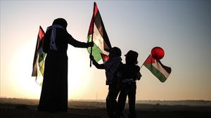 يربي الفلسطينيون أبناءهم على أمل العودة إلى الوطن الذي انفصلوا عنه قبل 75 عاماً- الأناضول