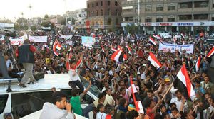 حشود المحتفلين بالذكرى الثالثة لثورة 11 فبراير - عربي21