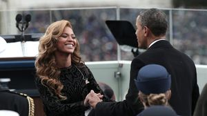 الرئيس أوباما والمغنية بيونسيه - ا ف ب