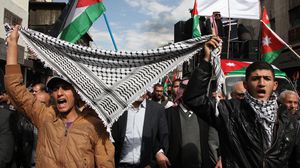 مسيرة حاشدة في عمان رفضا لخطة كيري (أرشيفية) - الأناضول