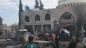 أثار الدمار الناتجة عن تفجير السيارة المفخخة بقرية اليادودة بدرعا - فيس بوك
