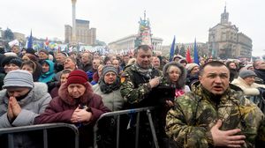متظاهرون معارضون أوكرانيون في "ميدان الاستقلال" - أ ف ب