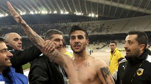 لاعب يوناني أوقف نهائيا عن اللعب في منتخب اليونان لأدائه "تحية هتلر" - أرشيفية