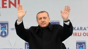 بحسب الجريدة الرسمية على الرئيس التركي دين لأحد رجال الأعمال الأتراك- الأناضول