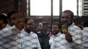 عدد من معتقلي الإخوان خلف القضبان - الأناضول