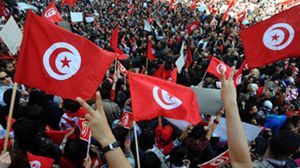 الشعب التونسي يحتفل بالدستور الجديد - ا ف ب