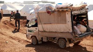  المخيم القريب من معبر باب السلامة الحدودي مع تركيا شهد نزوح آلاف السوريين - الأناضول