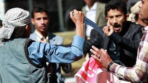 أمسك الحوثيون بعد إعلانهم الدستوري بمفاصل الدولة اليمنية - أ ف ب