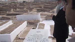 مجهولون يعتدون على مقابر اليهود في فرنسا - تعبيرية