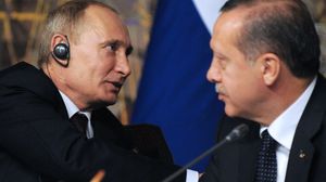 تناول الزعيمان العلاقات الثنائية والقمة الثلاثية (تركيا وروسيا وإيران) - أ ف ب