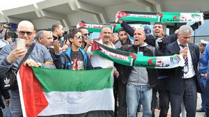 الجمهور الجزائري شجع المنتخب الفلسطيني على حساب منتخب بلادهم- عربي21