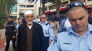 يخوض الشيخ صلاح منذ الاثنين الماضي إضرابا مفتوحا عن الطعام تضامنا مع القيق - الأناضول