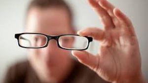 أوضحت الدراسة أن الأخطاء الانكسارية غير المصححة سبب رئيسي لضعف الرؤية - أرشيفية