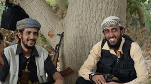 القيادي اليمني في تنظيم القاعدة جلال بلعيدي (يمينا)- أرشيفية