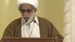 عبد الكريم الحبيل خطيب جامع "العبّاس" بتاروت في القطيف: تربّوا على أن قتل الشيعة هو قربة إلى الله- يوتيوب