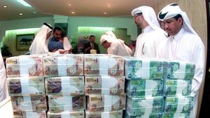 البنوك القطرية تعرضت لضغوط مباشرة بعد أن تم فرض الحصار على البلاد - ا ف ب
