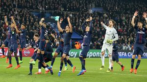 فريق باريس سان جيرمان بعد الفوز على برشلونة- جيتي