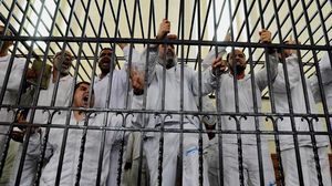 حذر الحقوقيون من تزايد حالات الوفاة نتيجة الإهمال الطبي بالسجون ومراكز الاحتجاز المصرية 