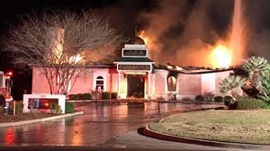 نشب الحريق في المسجد بعد ساعات من قرار ترامب "العنصري"- أرشيفية