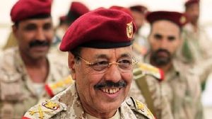 علي محسن الأحمر أكد أن إيران تواصل عملية تهريب الأسلحة للحوثيين - أرشيفية