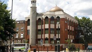 زار رئيس حزب العمال البريطاني جيريمي كوربي مسجد فنزبري بارك الواقع شمالي العاصمة لندن- أرشيفية