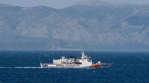 سفينة تركية منعت قبل أيام سفينة تتبع لشركة حكومية إيطالية من التنقيب عن الغاز قرب قبرص- جيتي 