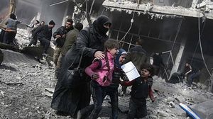 الغارديان: النساء يشاركن أخبار الحرب من الغوطة- أ ف ب