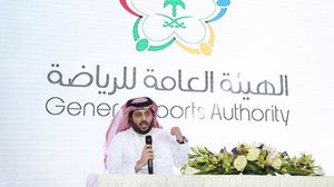 يشغل آل الشيخ مناصب عدة منها رئيس الهيئة العامة للرياضة بالسعودية ورئيس الاتحاد العربي لكرة القدم- تويتر