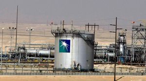 تعرضت السعودية لهجوم واسع استهدف منشأتين نفطيتين لشركة "أرامكو" أدى إلى توقف إنتاج النفط- جيتي