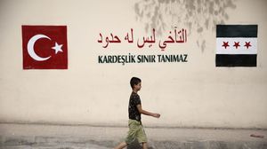 ناشطون موالون للنظام قالوا إن هناك تحركا لسحب الجنسية من السوريين المجنسين في تركيا- جيتي 