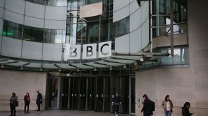 في الوقت الحالي توظف "بي بي سي نيوز" ما مجموعه 6000 شخص بينهم 1700 خارج المملكة المتحدة- جيتي