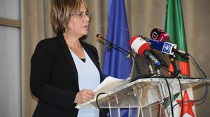 وزيرة جزائرية تؤكد أن اللجان التي تم تشكيلها لتحويل القفة إلى مساعدات عينية اقتربت من إنهاء عملها