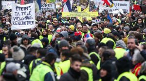 استمرت الاحتجاجات الفرنسية رغم محاولات الرئيس ماكرون احتواء الغضب- جيتي
