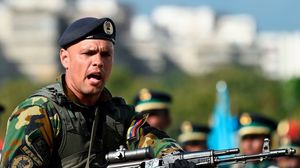 الصحيفة قالت إن الجيش الفنزويلي هو اللاعب الرئيسي في الأزمة الحالية التي تعيشها فنزويلا- جيتي 