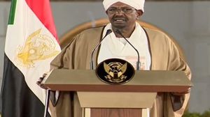 البشير:  السودانيون سيعبرون الأزمة الحالية في البلاد أكثر قوة وتماسكا- تويتر