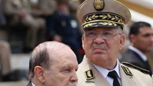 قائد الأركان الجزائري قايد صالح رفقة الرئيس بوتفليقة ـ فيسبوك