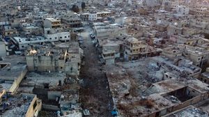 طالت الغارات الروسية محيط الأتارب وأطراف دار عزة وأمكان أخرى بريف حلب الغربي- جيتي