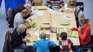 هبط حزب ميركل إلى المركز الثالث فيما أخفق حزب البديل اليميني المتطرف في دخول برلمان هامبورغ- جيتي
