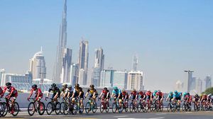 أعلن مجلس أبوظبي الرياضي أمس الخميس عن إلغاء المراحل المتبقية من سباق "طواف الإمارات" للدراجات- فيسبوك