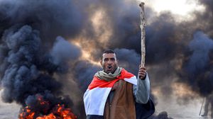 تصاعدت وتيرة العنف بالعراق عقب رفض المحتجين، تكليف محمد توفيق علاوي بتشكيل الحكومة المقبلة- جيتي