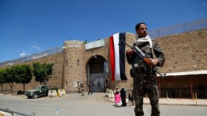 تداول ناشطون يمنيون تسجيلات مصورة لمواطنين يشكون قيام الحوثيين بمنعهم من إقامة صلاة التراويح- جيتي