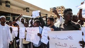 برر البرهان اللقاء بأنه لمصحلة الشعب السوداني - الأناضول