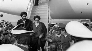 كان الشاه حليفا لبريطانيا والغرب على عكس النظام الإيراني بعد الثورة - جيتي