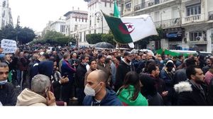 لبّى آلاف الجزائريين نداء التظاهر الذي لم ينطلق من شخصيات سياسية أو نشطاء معينين- فيسبوك