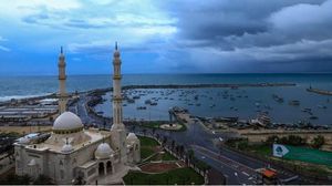 اكتسبت غزة أهمية بالغة بسبب موقعها الجغرافي الحساس عند ملتقى قارتي آسيا وإفريقيا- (فيسبوك)